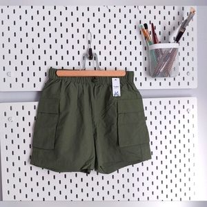 NWT - Green Hyba Cargo Shorts - XXS